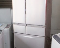 買取商品の6ドアプラズマクラスター冷蔵庫