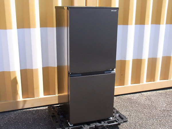 SHARP 2ドア冷凍冷蔵庫 152L つけかえどっちもドア SJ-D15H-H (2022年製)を出張買取しました！
