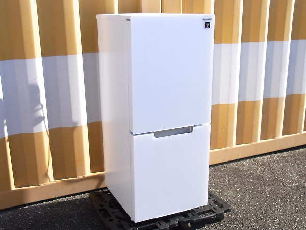 SHARP 2ドア冷蔵庫 152L ガラスドア SJ-GD15J-W (2023年製)を出張買取しました！