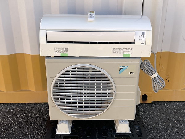 DAIKIN ルームエアコン（主に12畳用）F36VTES-W (2018年製)を出張買取しました！