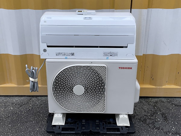 TOSHIBA ルームエアコン 主に18畳用 大清快 自動お掃除 プラズマ空清 RAS-J562RT-W (2022年製)を出張買取しました！